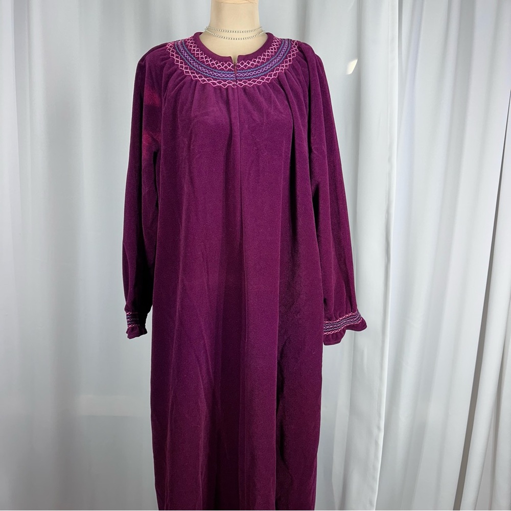 Vintage Vanity Fair Sz Lg Velour Robe Sleepwear Long‎ Gown Pockets Velvet EUC